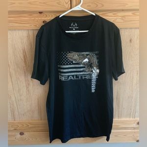 Realtree NWT “Eagle flag” graphic tee shirt size L
